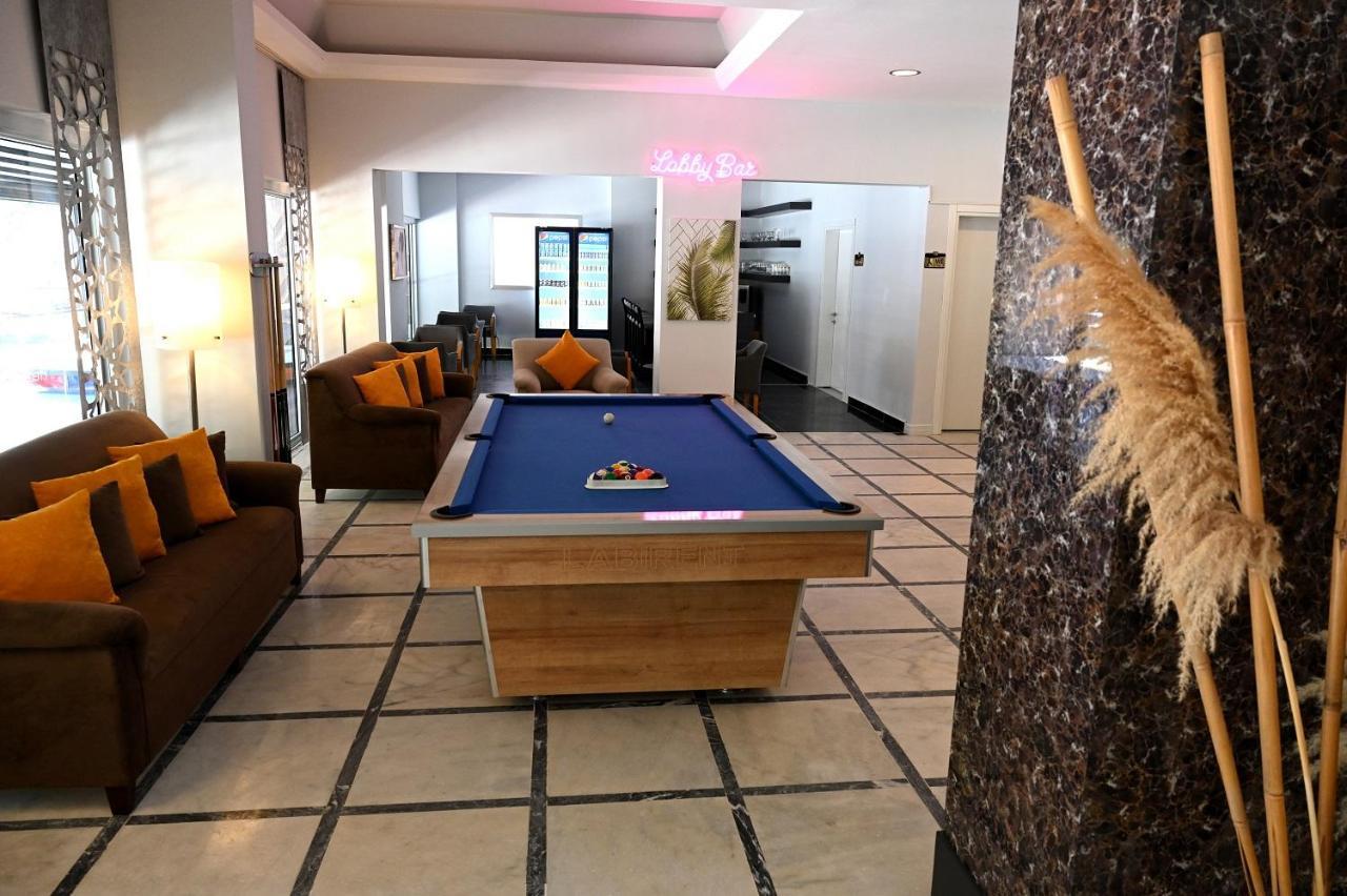 Roxx Royal Hotel 库萨达斯 外观 照片