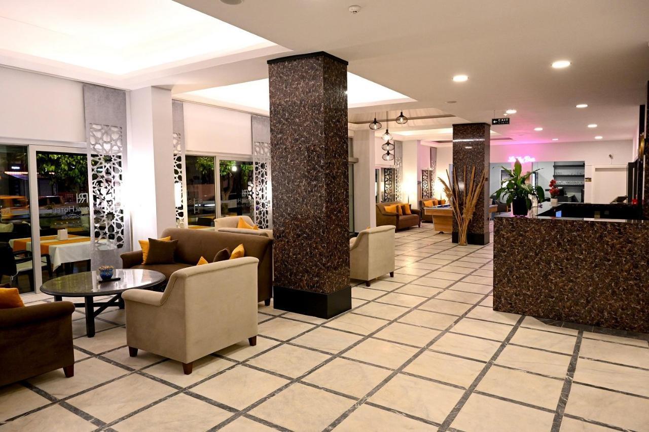 Roxx Royal Hotel 库萨达斯 外观 照片