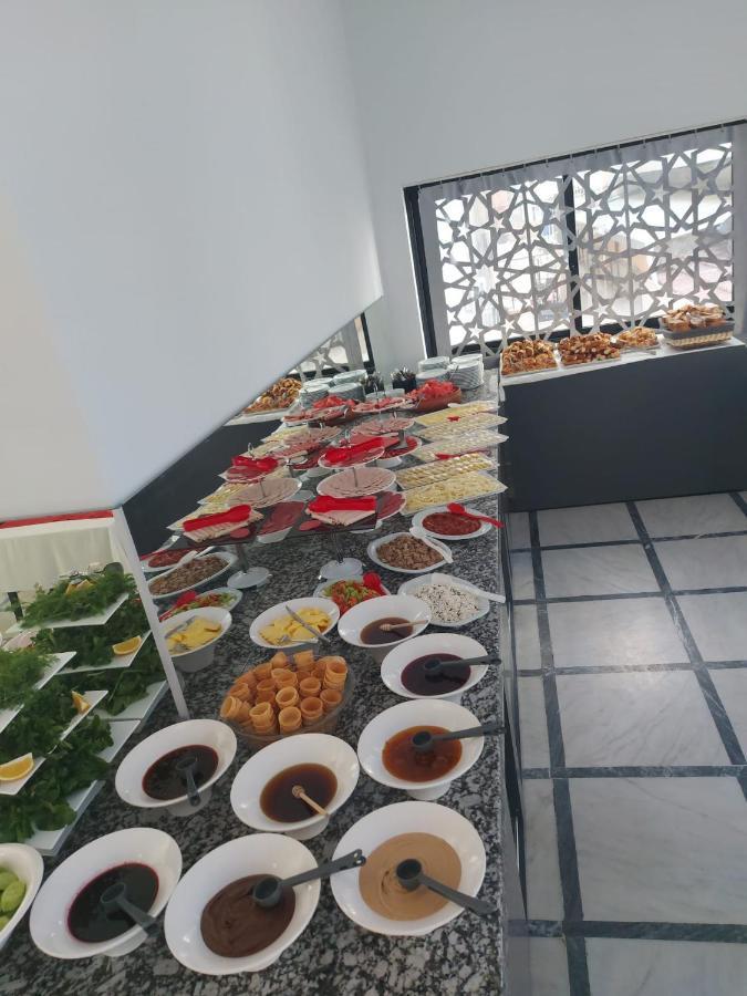 Roxx Royal Hotel 库萨达斯 外观 照片