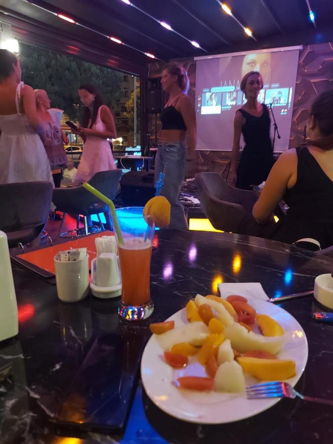 Roxx Royal Hotel 库萨达斯 外观 照片