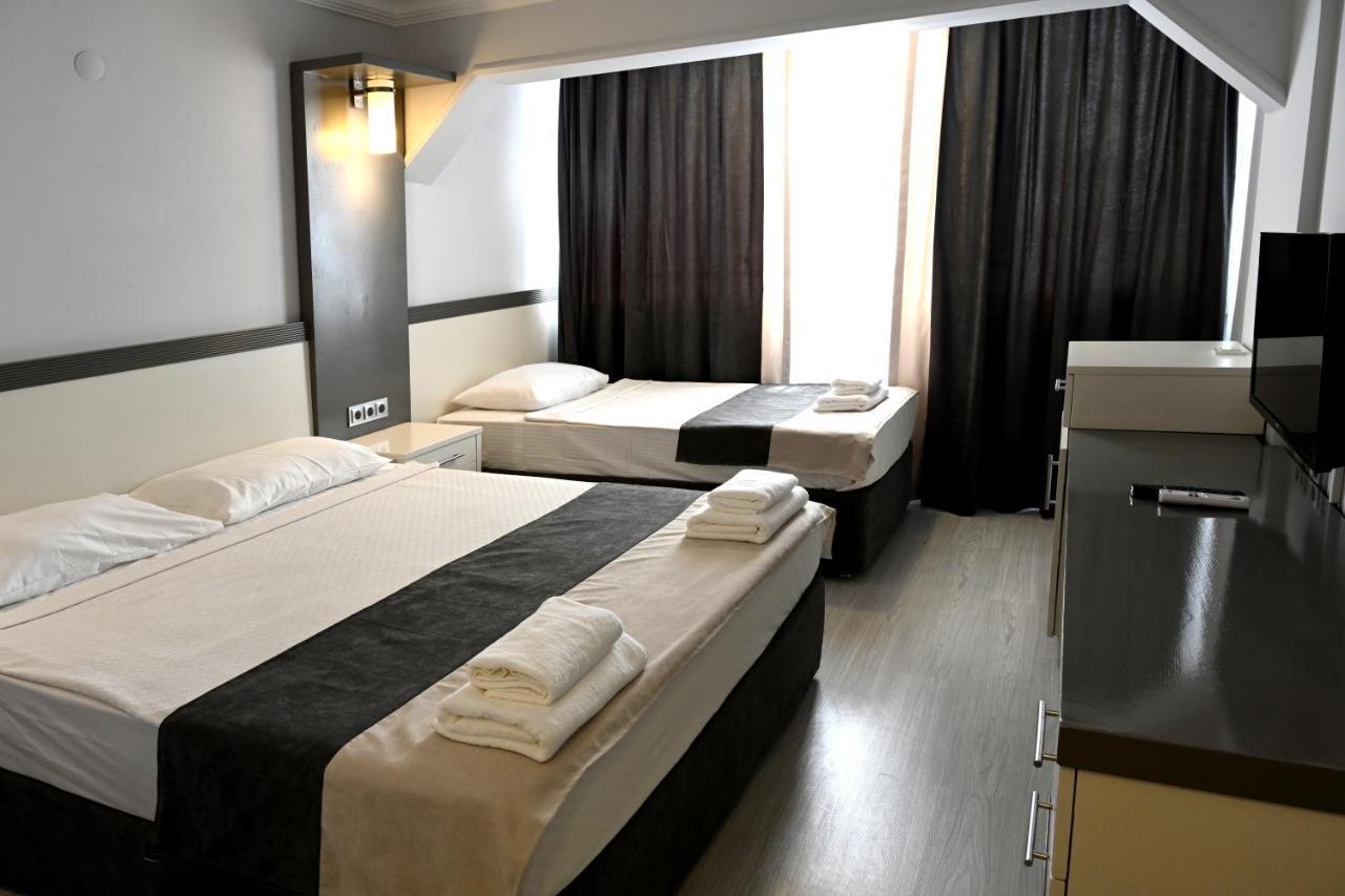Roxx Royal Hotel 库萨达斯 外观 照片